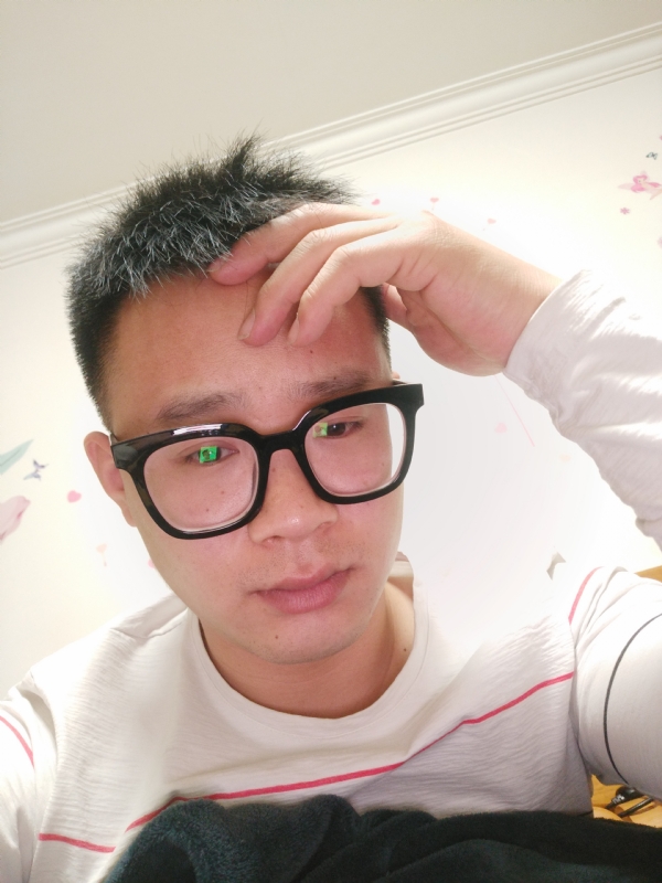 华灯初上的夜晚的第一张照片--威海蓝颜知己交友网